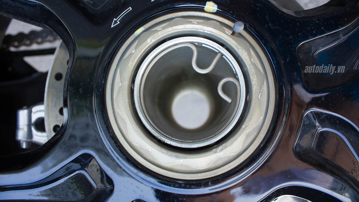 Ảnh chi tiết MV Agusta F4 RC tại Việt Nam MV Agusta F4 RC (28).jpg