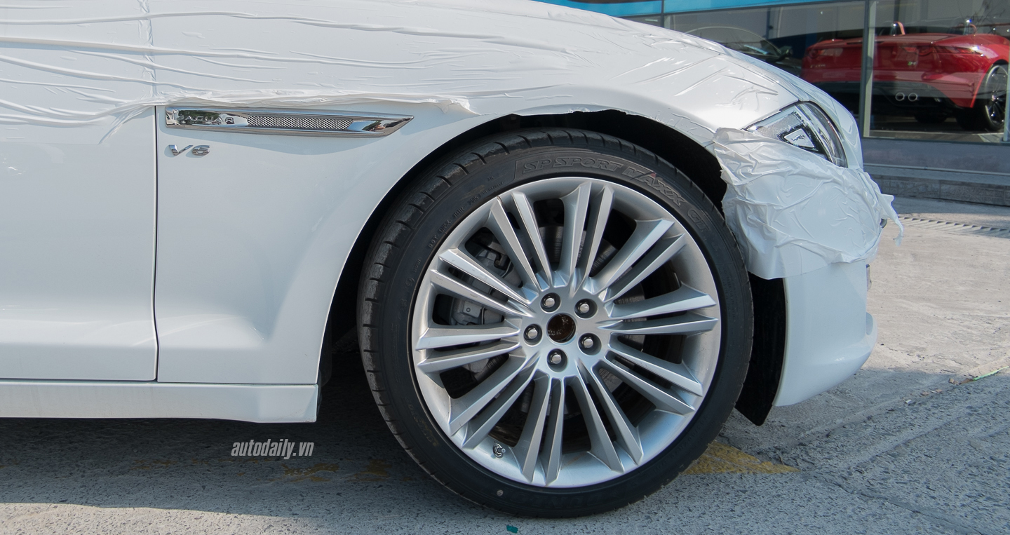 Ảnh Jaguar XJL Portfolio 2016 đầu tiên về Việt Nam Jaguar_XJL_2016 (10).jpg