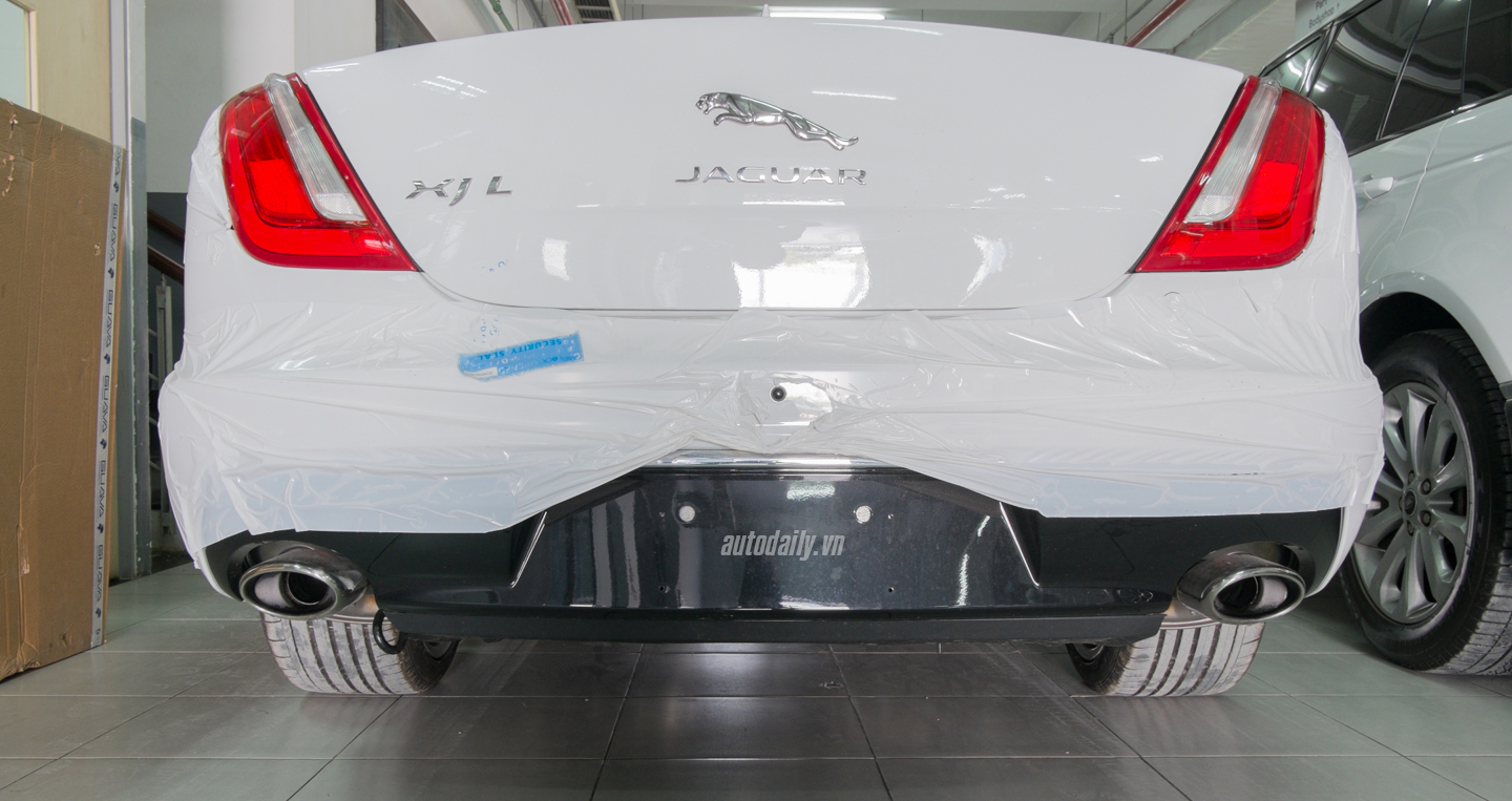 Jaguar XJL Portfolio 2016 đầu tiên về Việt Nam Jaguar_XJL_2016 (4).jpg