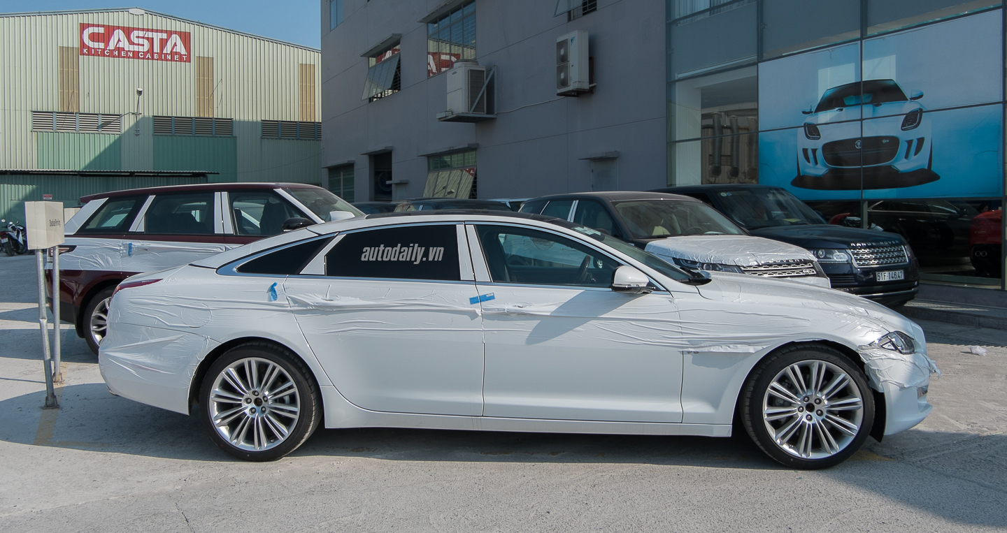 Ảnh Jaguar XJL Portfolio 2016 đầu tiên về Việt Nam Jaguar_XJL_2016 (7).jpg