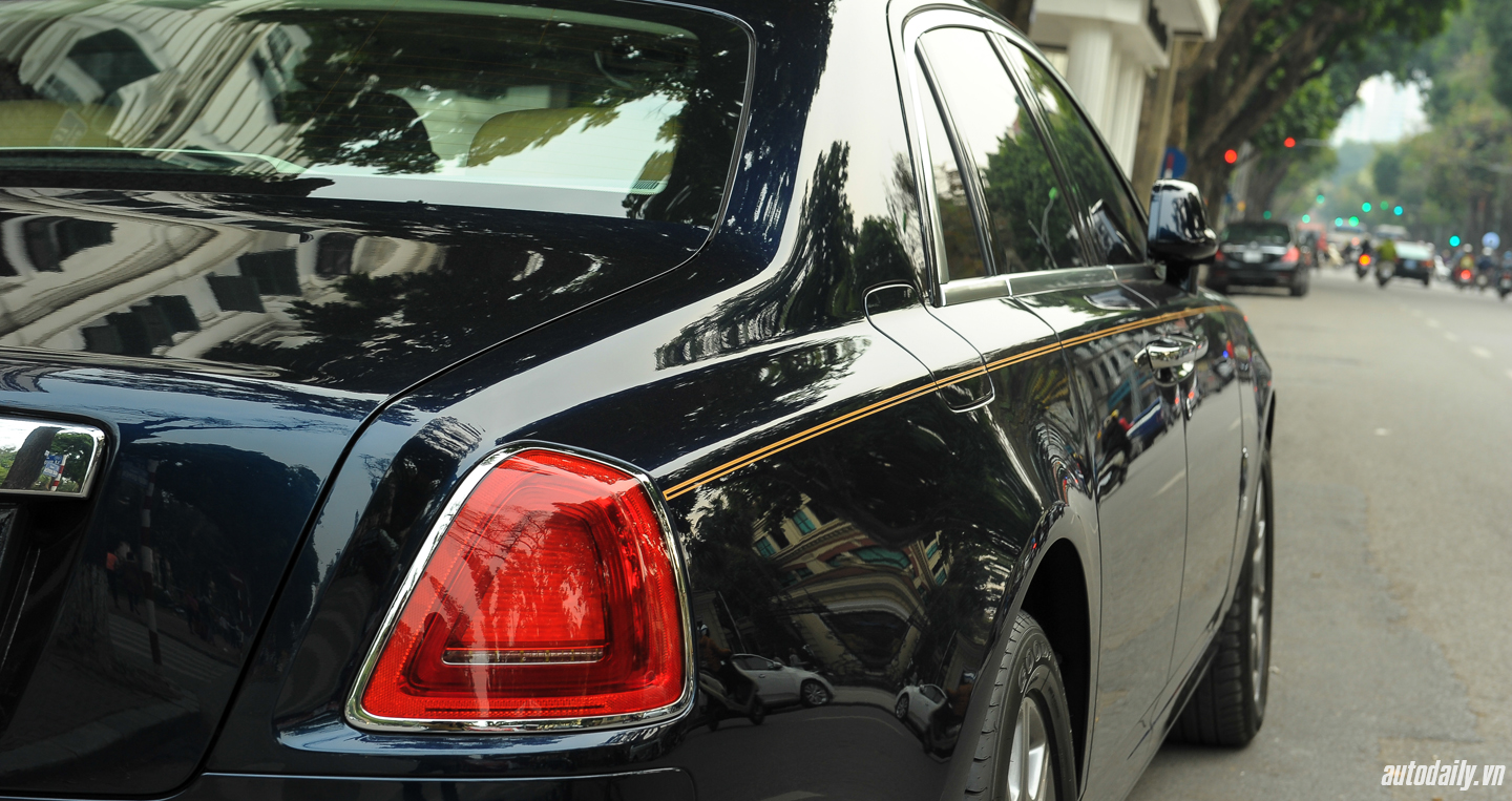 Ảnh chi tiết Rolls-Royce Ghost Series II chính hãng trên phố Hà Nội ghost series II (26).jpg
