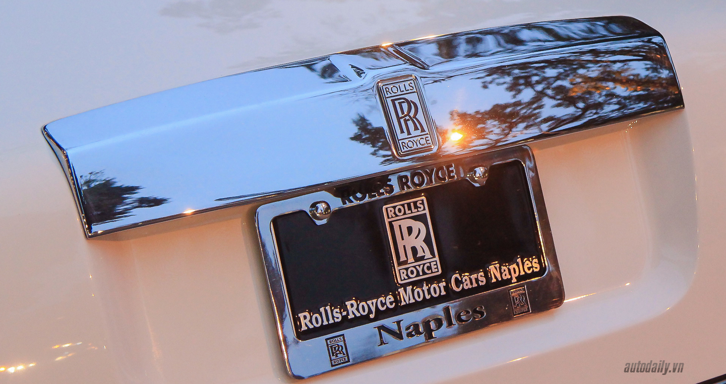 Ảnh chi tiết Rolls-Royce Phantom Series II EWB trắng tại Việt Nam phantom series II (11).jpg