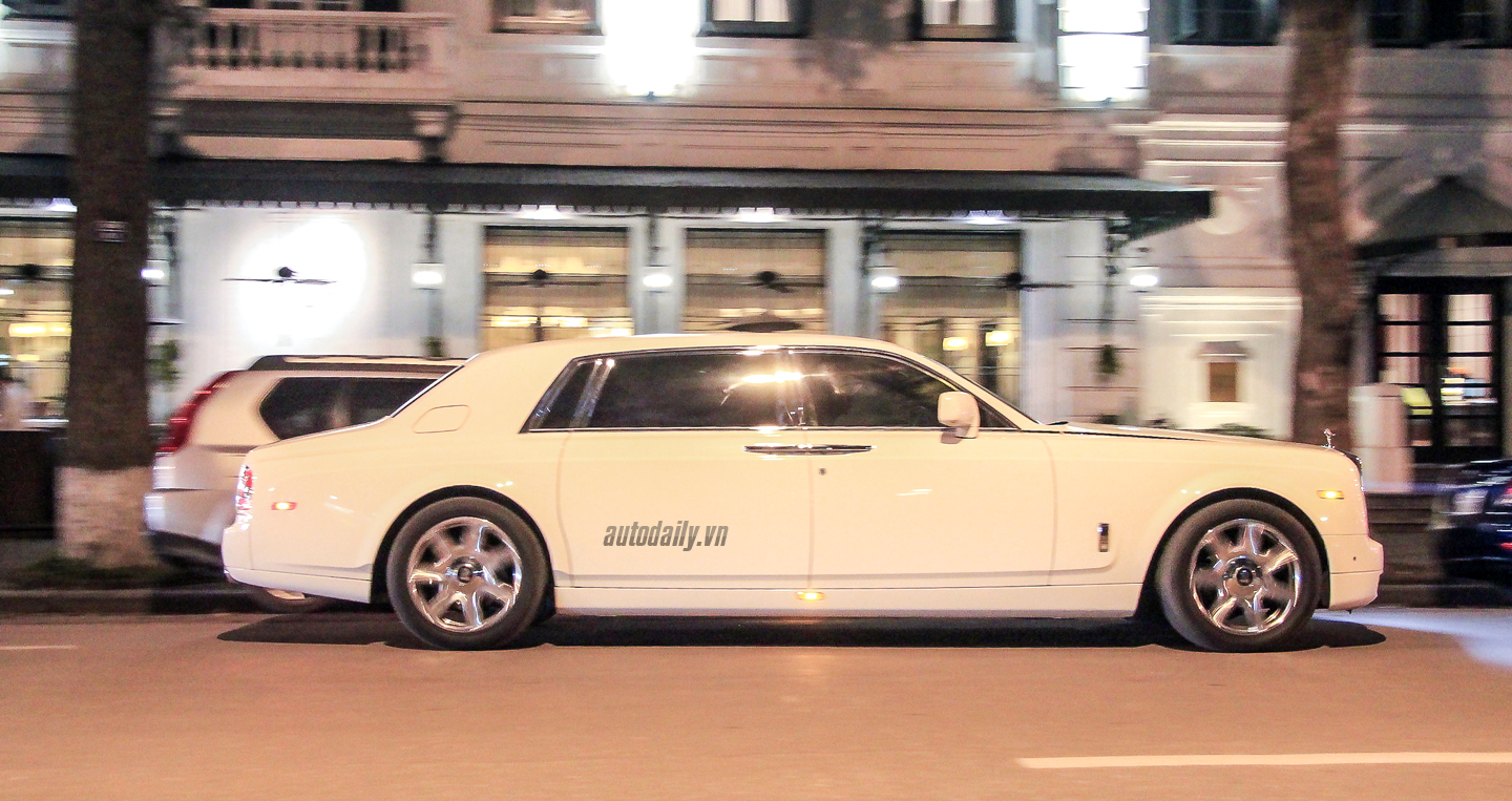 Ảnh chi tiết Rolls-Royce Phantom Series II EWB trắng tại Việt Nam phantom series II (21).jpg