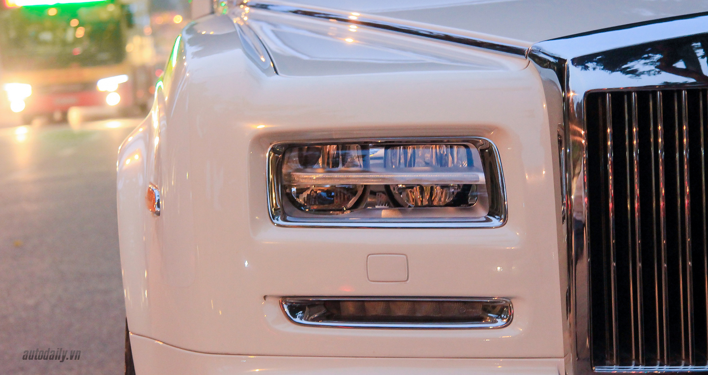 Ảnh chi tiết Rolls-Royce Phantom Series II EWB trắng tại Việt Nam phantom series II (6).jpg