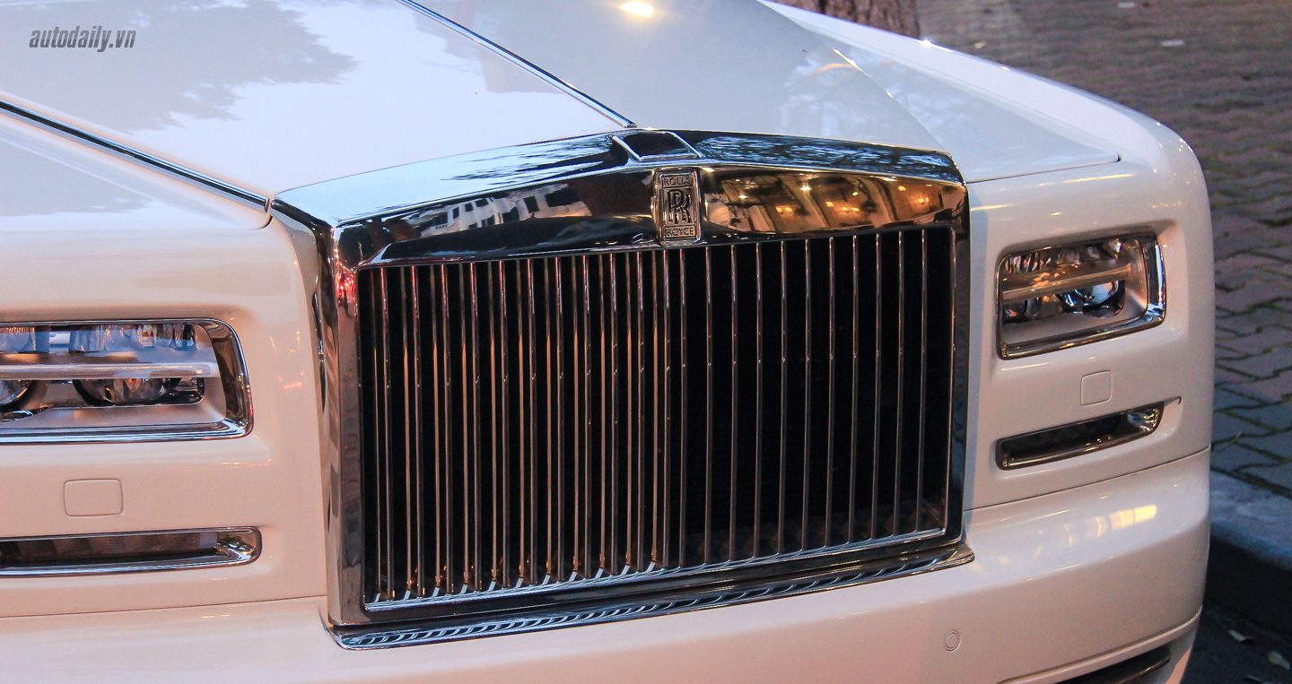 Ảnh chi tiết Rolls-Royce Phantom Series II EWB trắng tại Việt Nam phantom series II (7).jpg