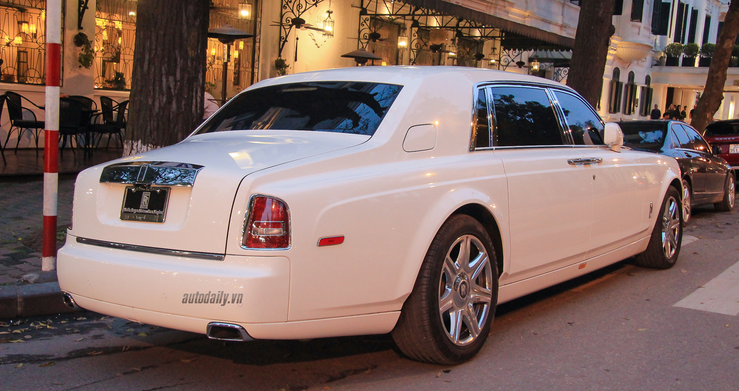 Ảnh chi tiết Rolls-Royce Phantom Series II EWB trắng tại Việt Nam phantom series II (9).jpg