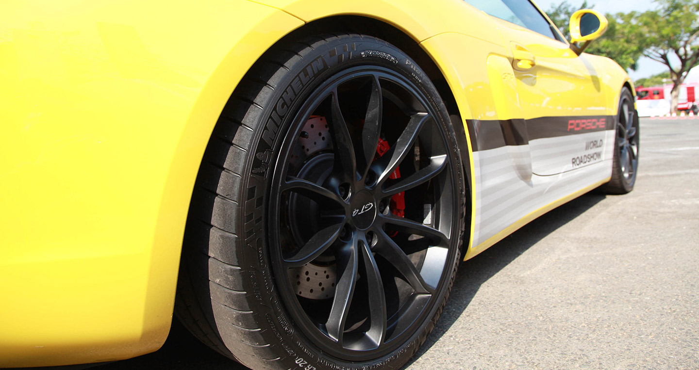 Sự kết hợp hoàn hảo giữa Michelin và Porsche porsche-michelin (3).jpg