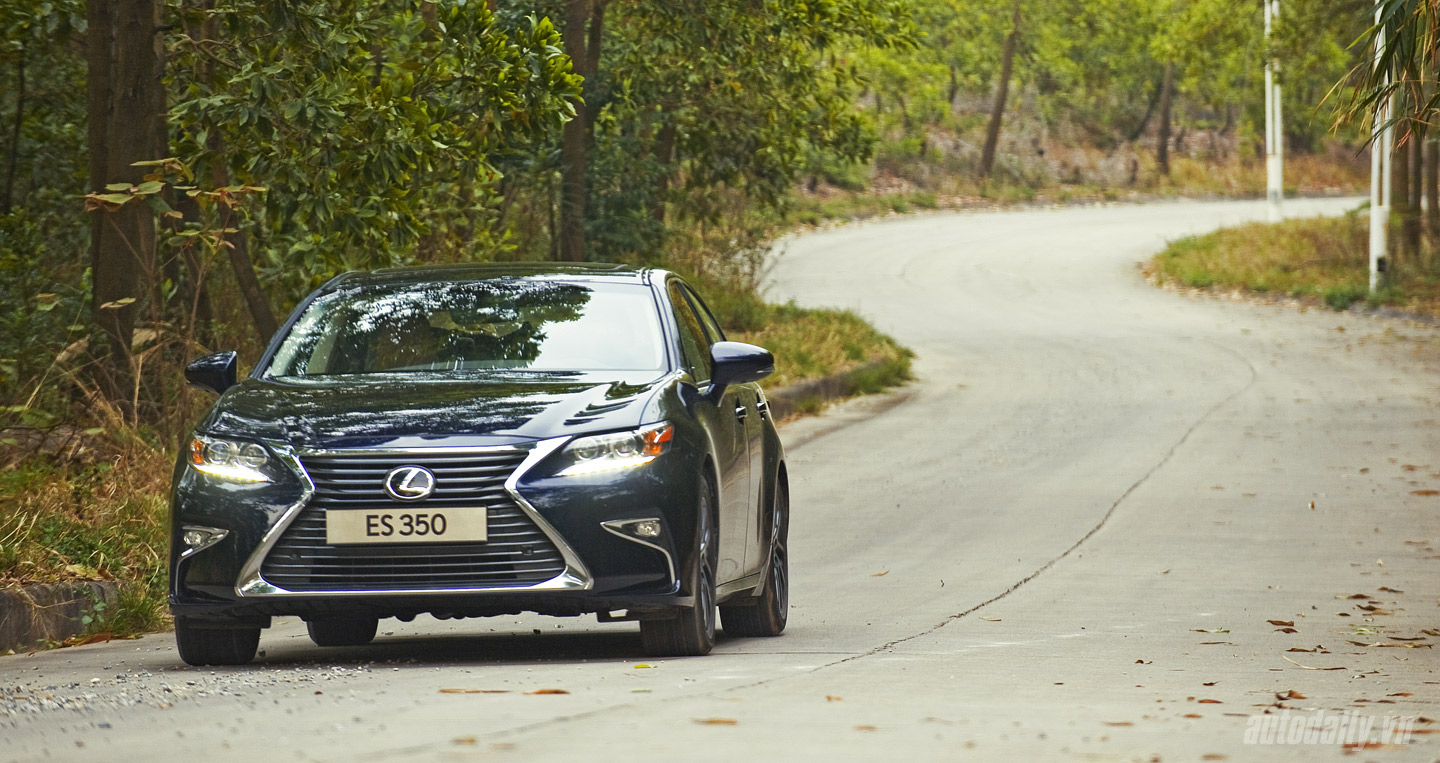 Lexus ES 2016: Lựa chọn mới cho người trẻ thành đạt Lexus ES350 (27).jpg