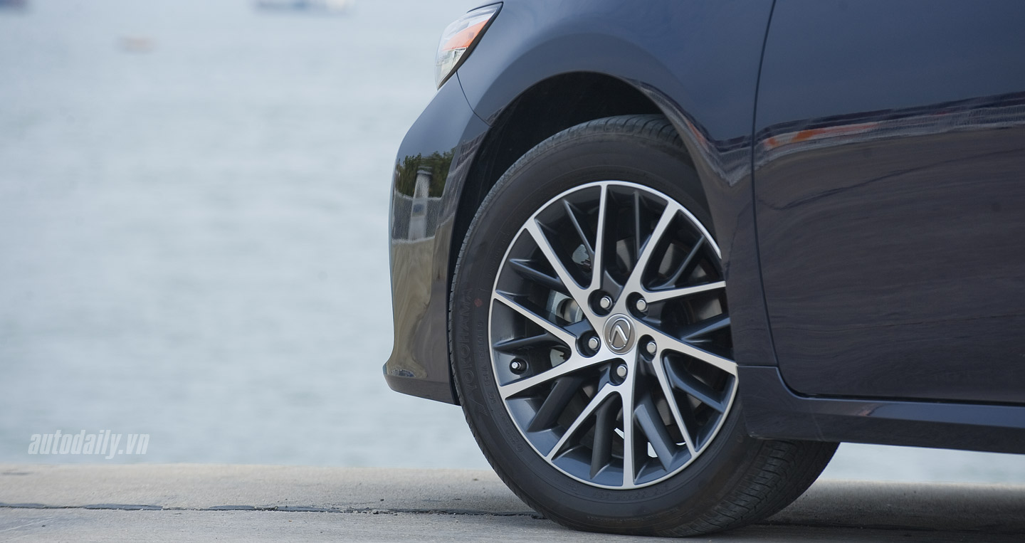 Lexus ES 2016: Lựa chọn mới cho người trẻ thành đạt Lexus ES350 (46).jpg