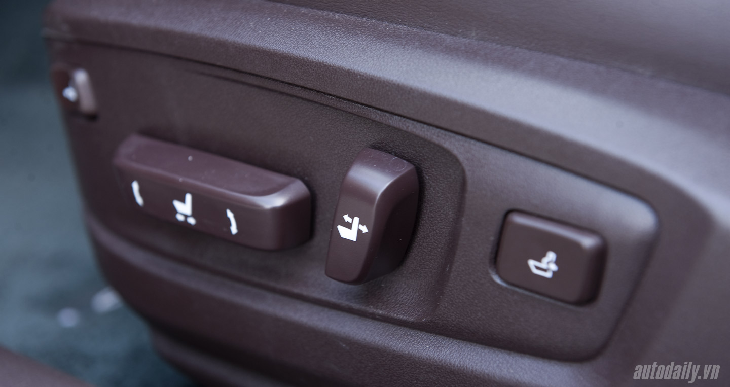 Lexus ES 2016: Lựa chọn mới cho người trẻ thành đạt Lexus ES350 (72).jpg