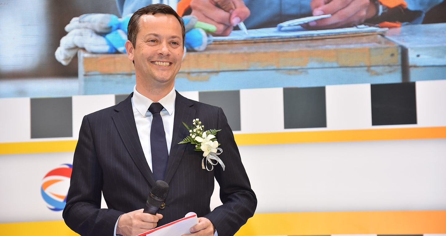 Dầu nhớt cao cấp Total Hi-Perf ra mắt người tiêu dùng Việt Ong-Arnaud-Guichard-Total-Viet-Nam.jpg