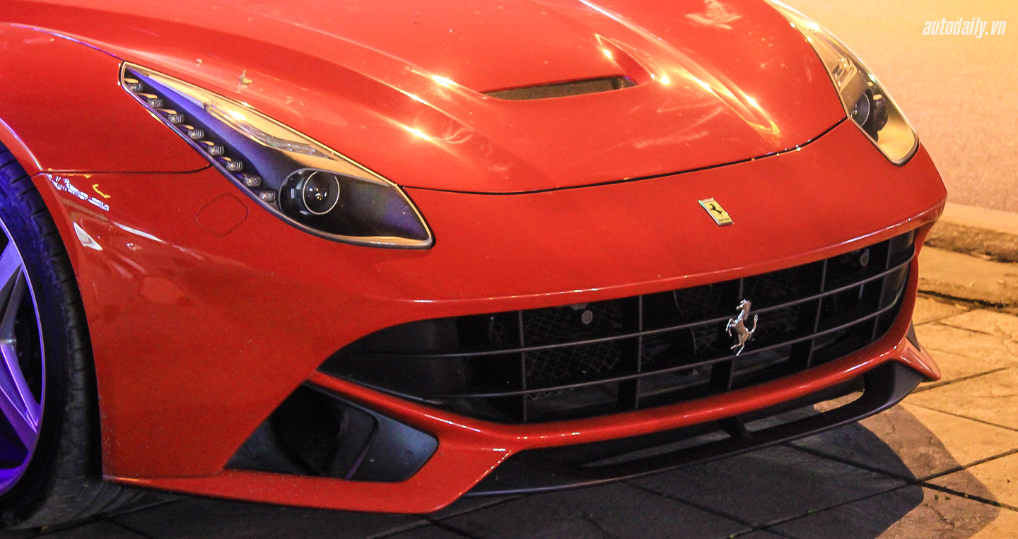 Điểm mặt bộ ba siêu ngựa Ferrari F12 Berlinetta tại Việt Nam ferrari.JPG