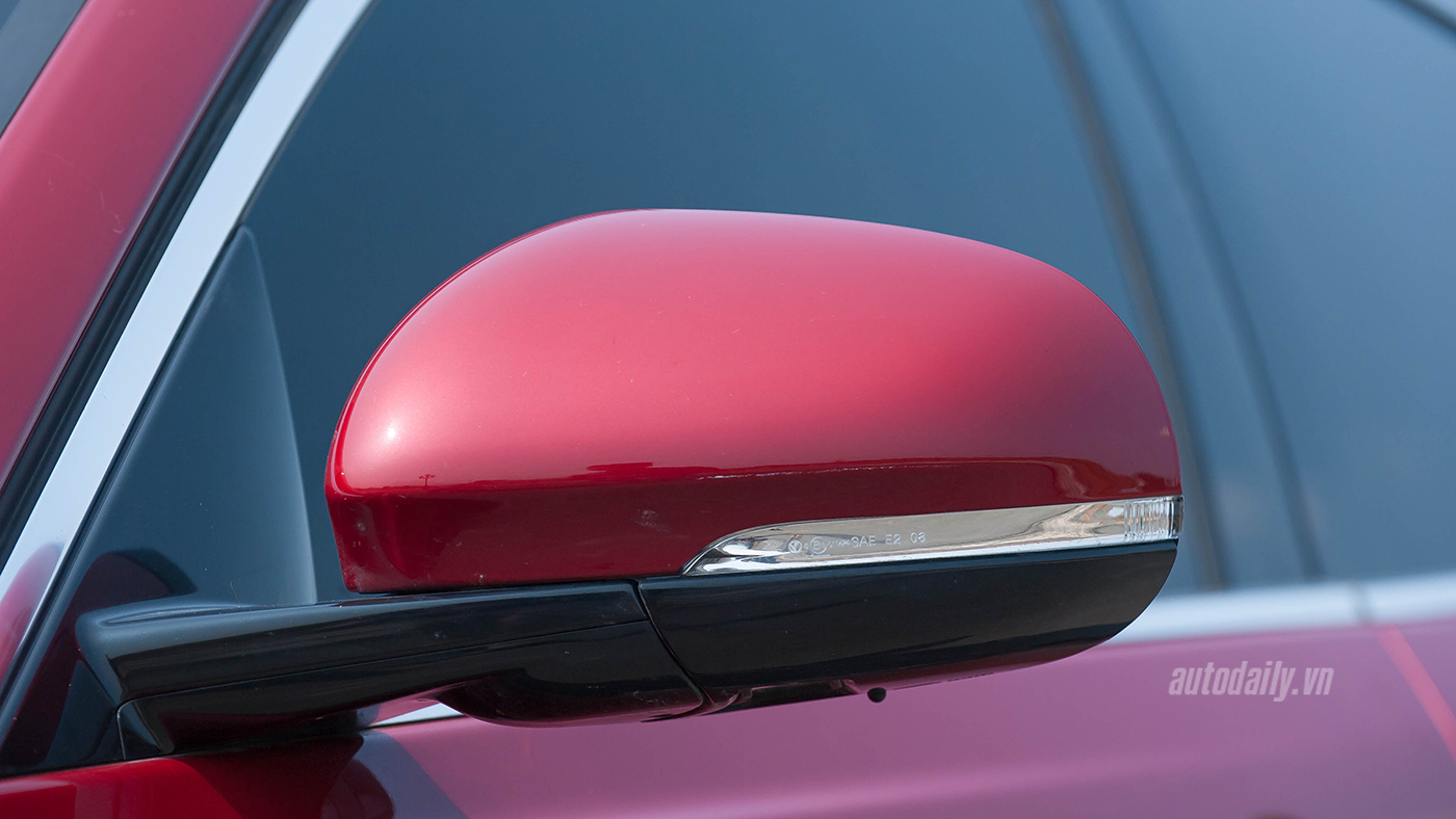 Jaguar XE - Sự xuất hiện đầy thách thức Jaguar XE Test Drive (11).jpg