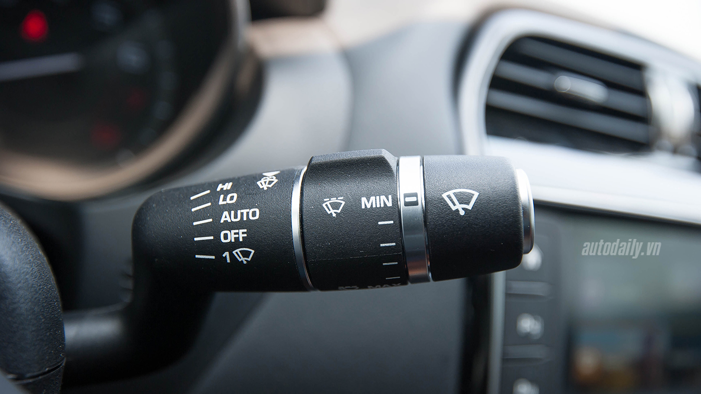 Jaguar XE - Sự xuất hiện đầy thách thức Jaguar XE Test Drive (25).jpg