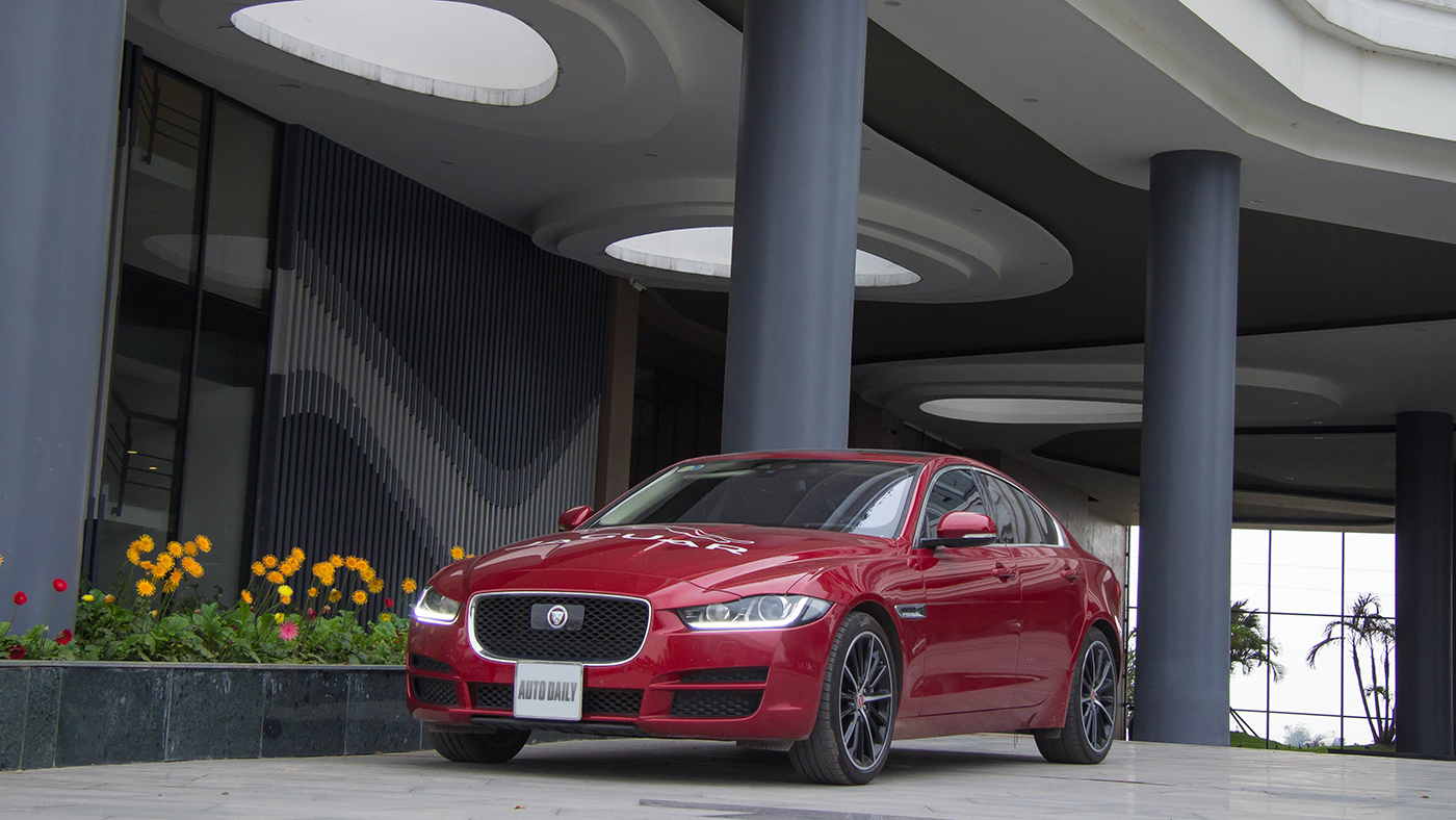 Jaguar XE - Sự xuất hiện đầy thách thức Jaguar XE Test Drive (46).jpg