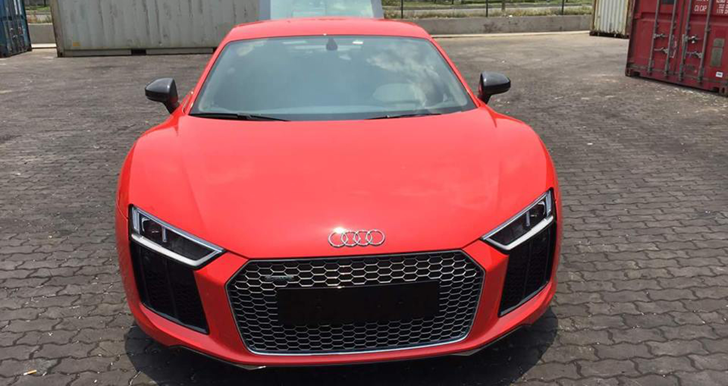 Siêu phẩm Audi R8 V10 Plus 2015 đầu tiên về Việt Nam Audi R8 V10 Plus (10).JPG