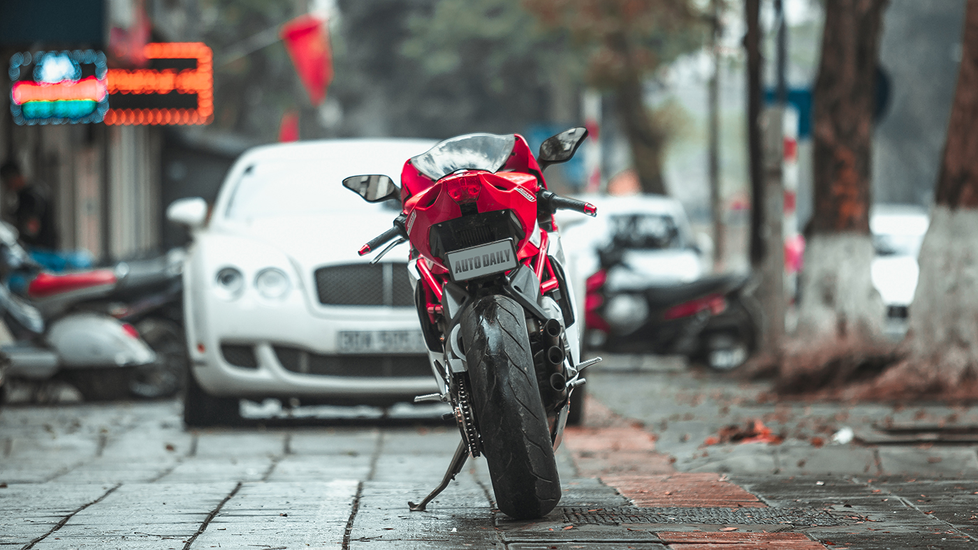 Ảnh chi tiết MV Agusta F3 800 tại Hà Nội MV Agusta F3 (11).jpg