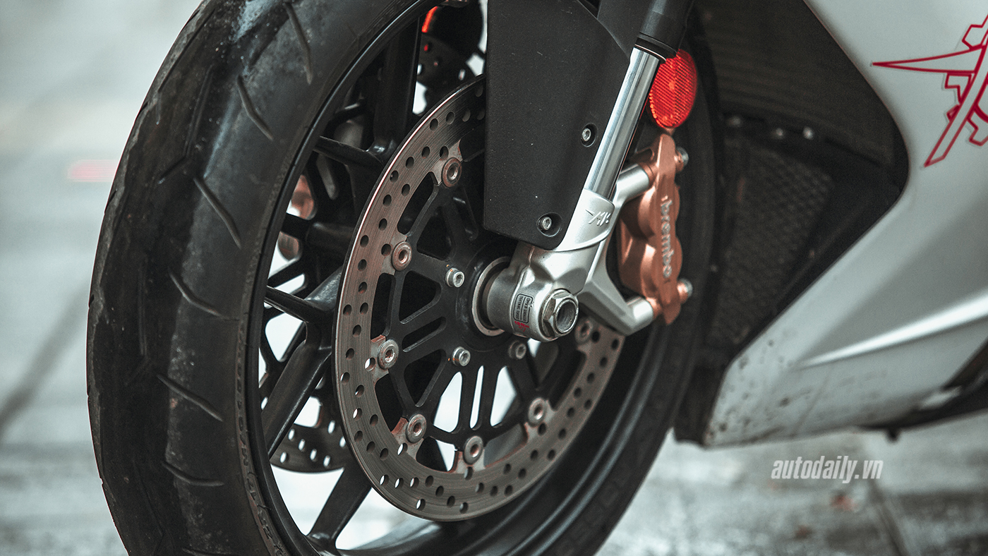 Ảnh chi tiết MV Agusta F3 800 tại Hà Nội MV Agusta F3 (16).jpg