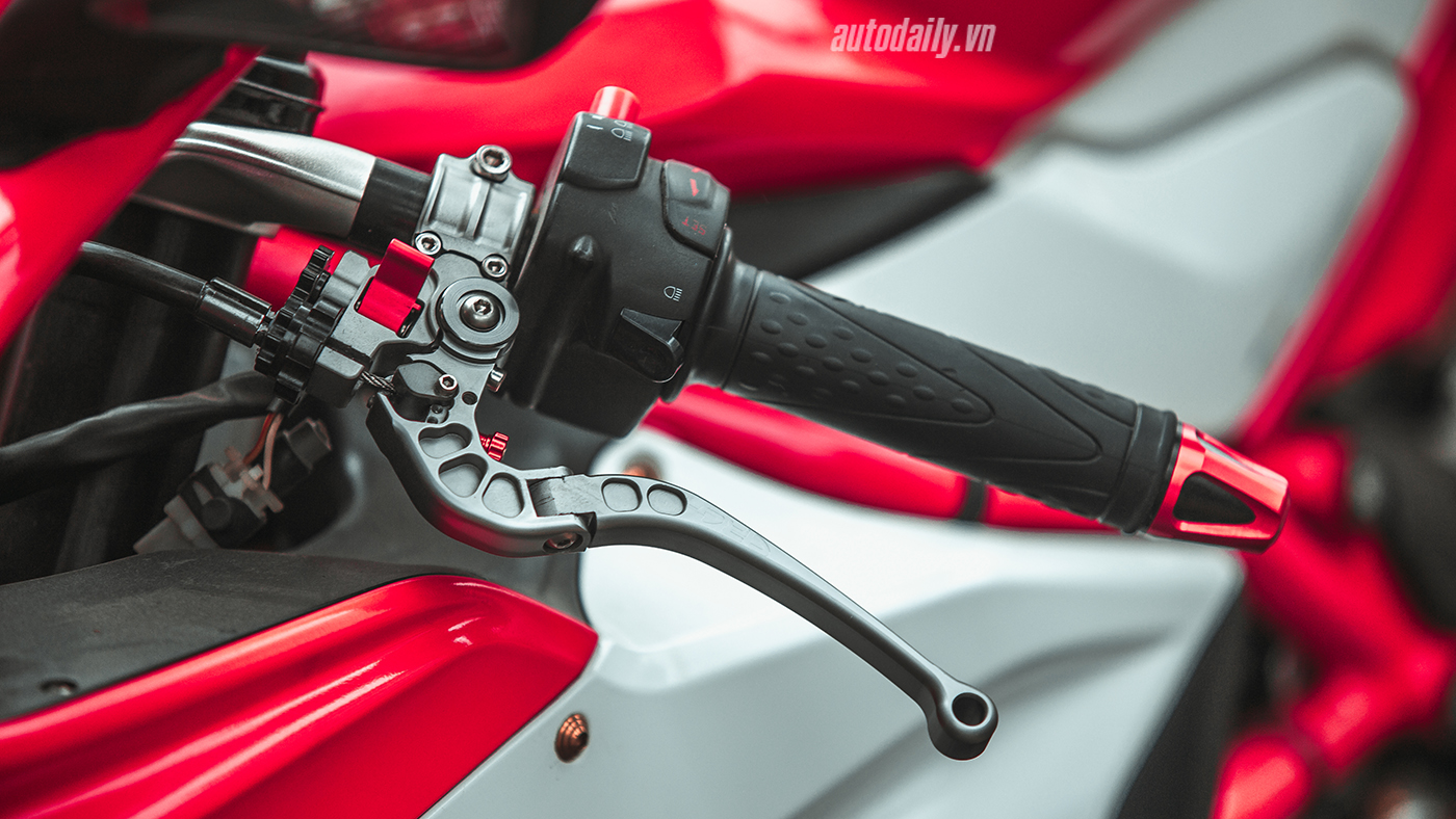 Ảnh chi tiết MV Agusta F3 800 tại Hà Nội MV Agusta F3 (19).jpg