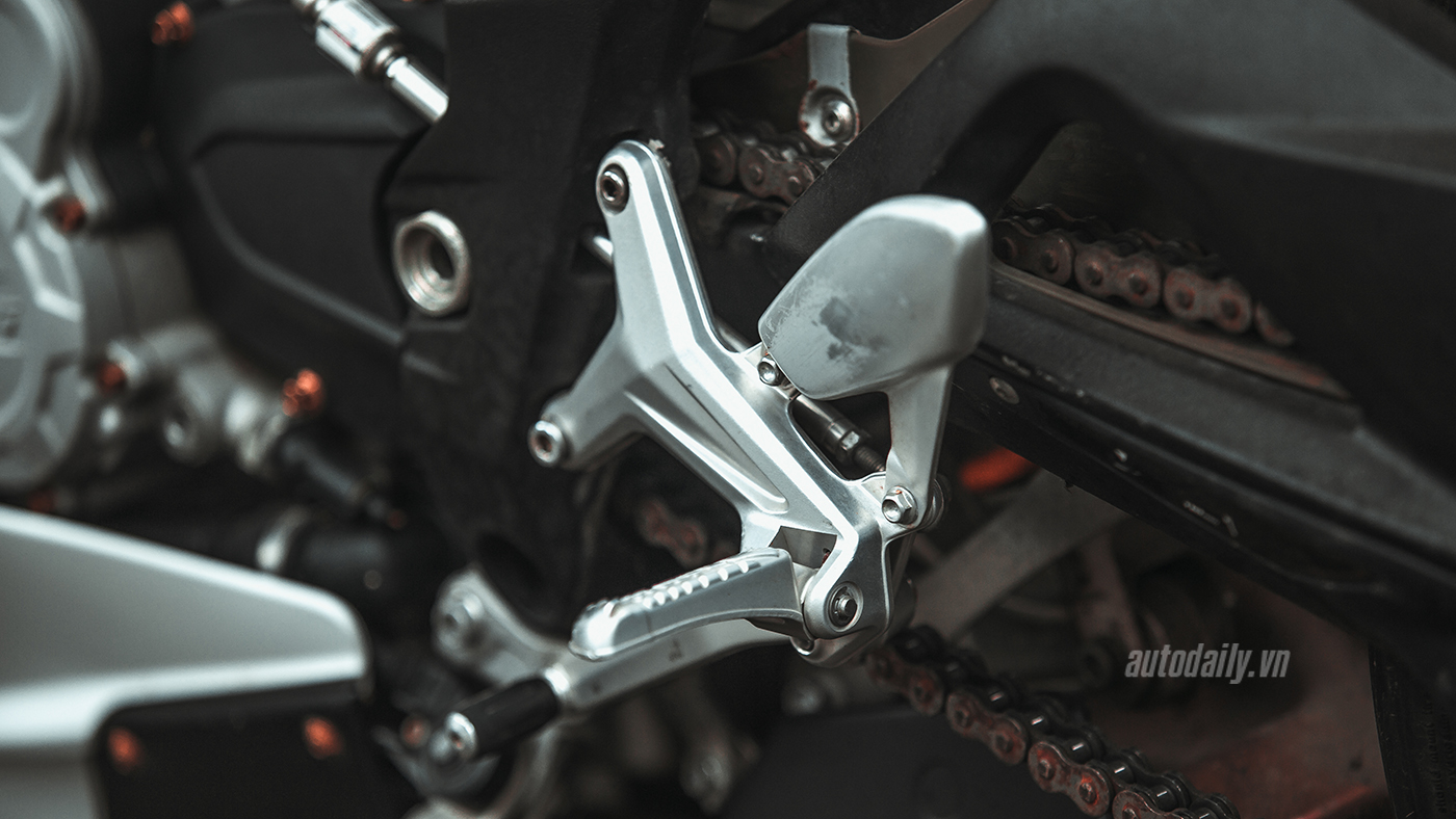 Ảnh chi tiết MV Agusta F3 800 tại Hà Nội MV Agusta F3 (27).jpg