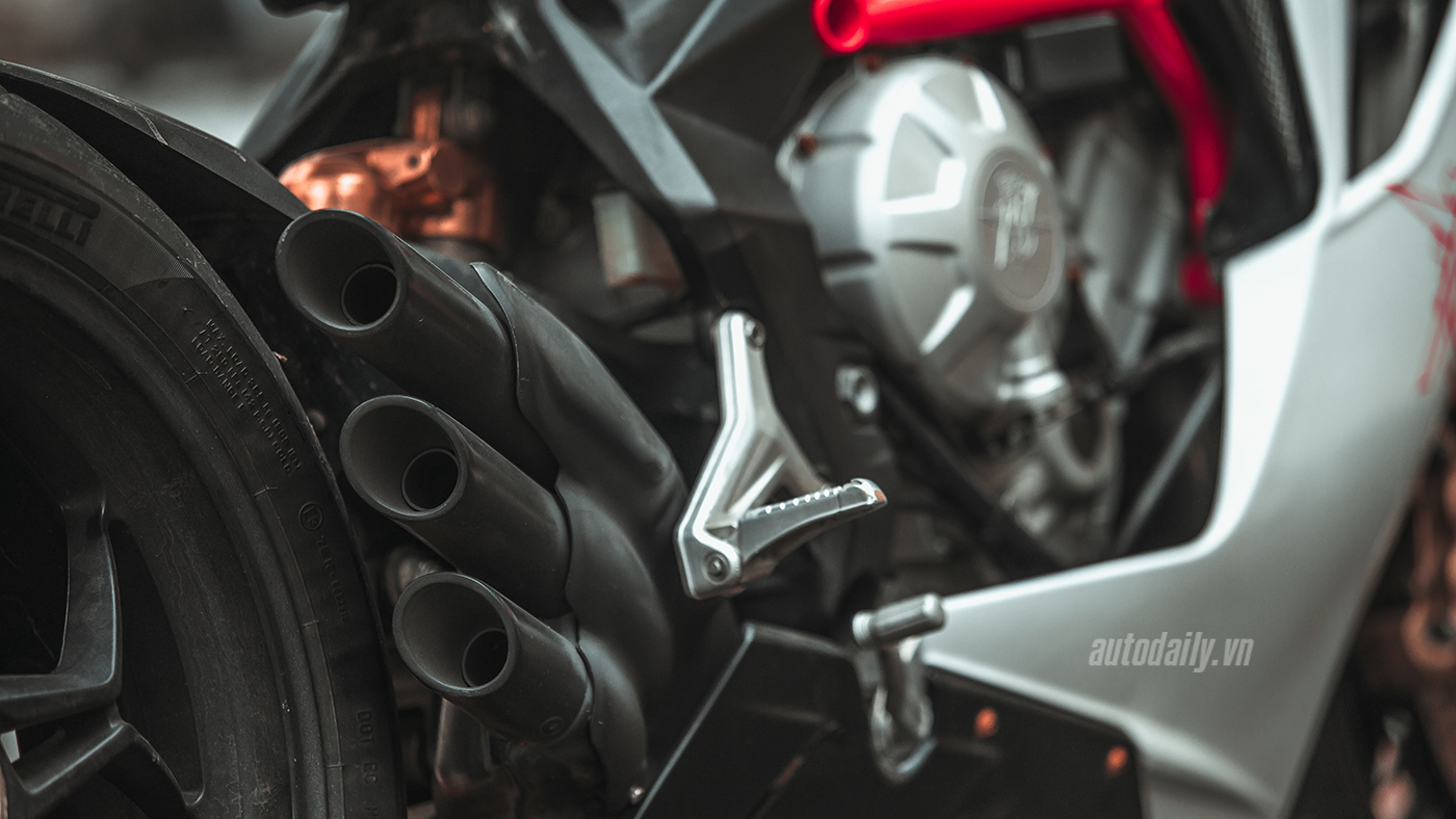 Ảnh chi tiết MV Agusta F3 800 tại Hà Nội MV Agusta F3 (29).jpg