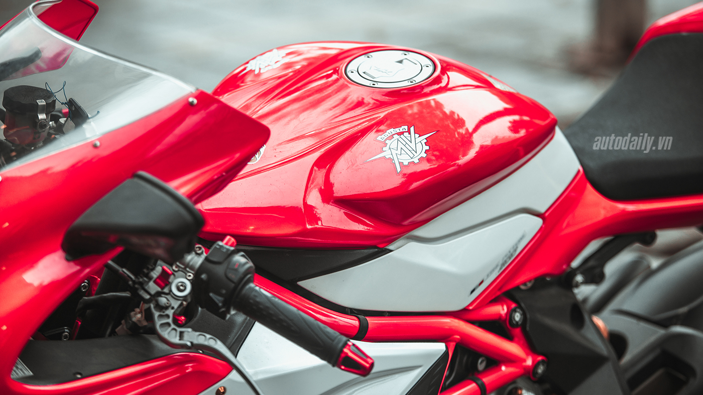 Ảnh chi tiết MV Agusta F3 800 tại Hà Nội MV Agusta F3 (38).jpg