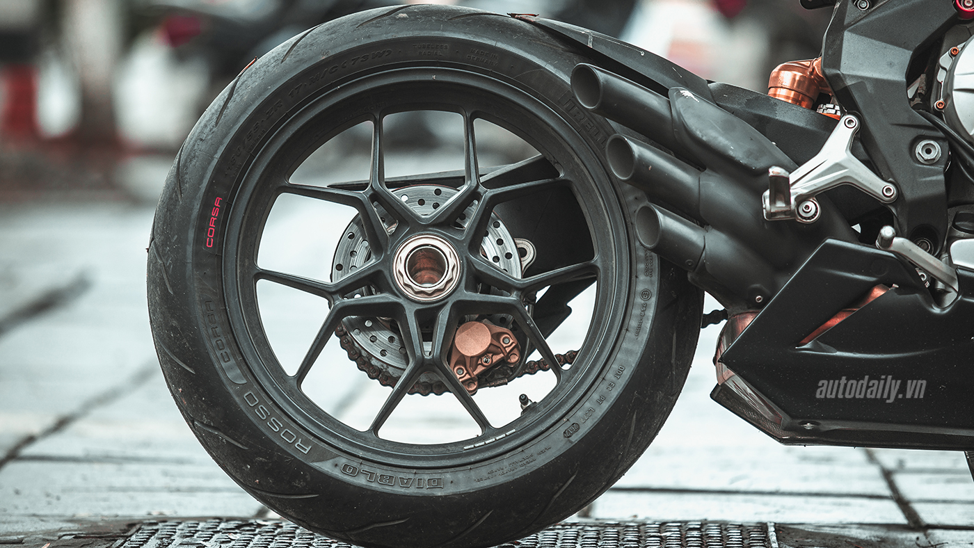 Ảnh chi tiết MV Agusta F3 800 tại Hà Nội MV Agusta F3 (39).jpg