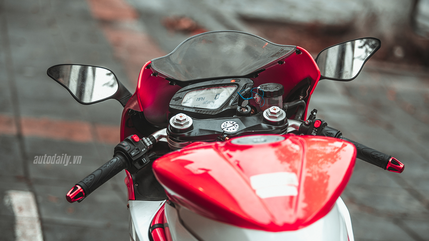 Ảnh chi tiết MV Agusta F3 800 tại Hà Nội MV Agusta F3 (44).jpg