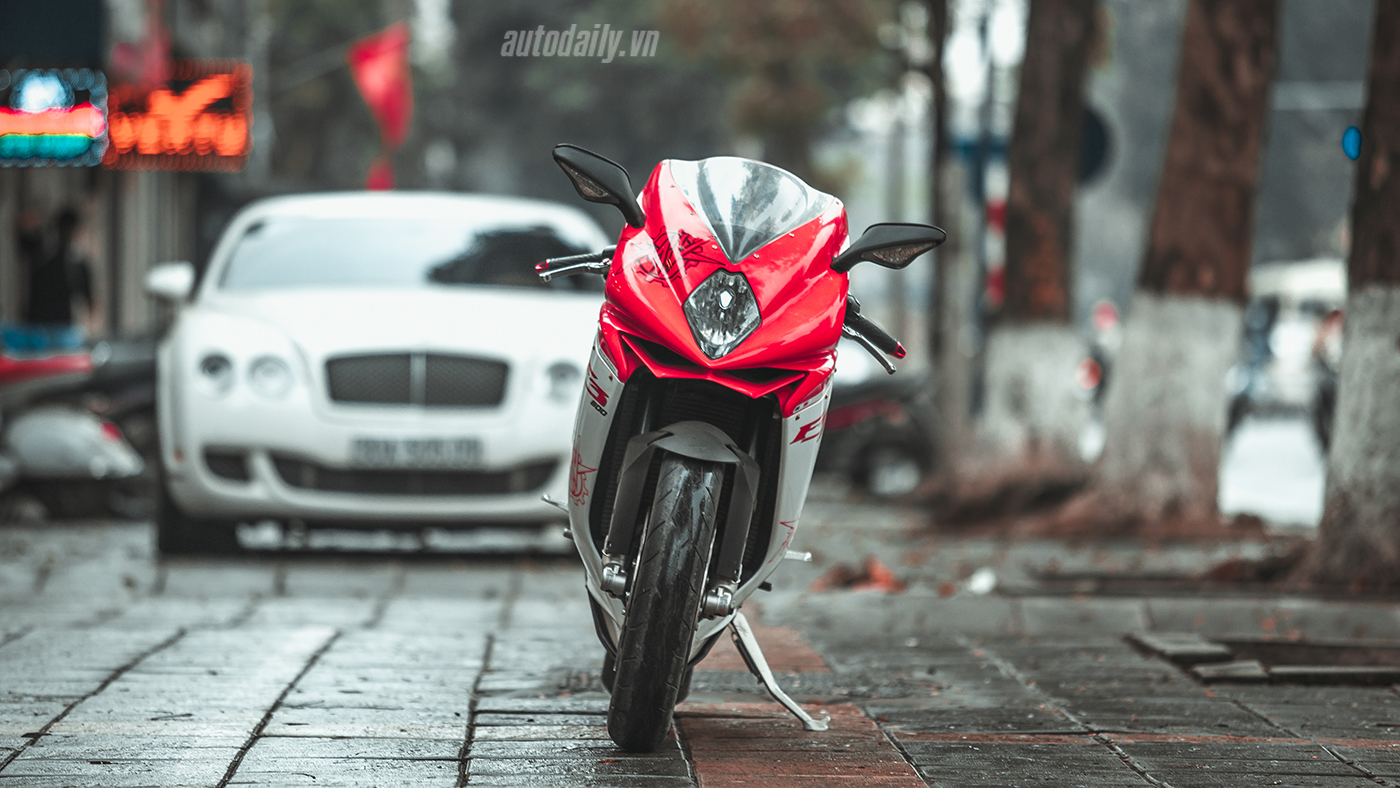 Ảnh chi tiết MV Agusta F3 800 tại Hà Nội MV Agusta F3 (7).jpg