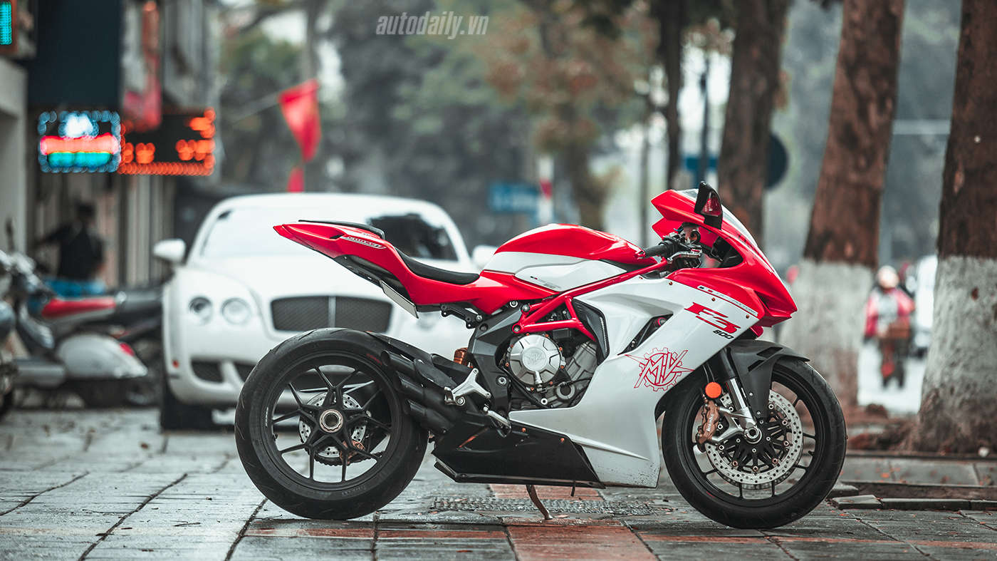 Cận cảnh “hàng hiếm” MV Agusta F3 800 tại Hà Nội MV Agusta F3 (9).jpg
