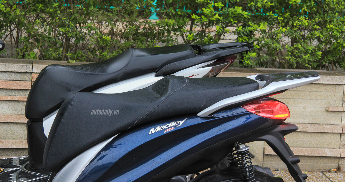 So sánh trực quan Piaggio Medley 125 ABS và Honda SH125i medey SH (6).jpg