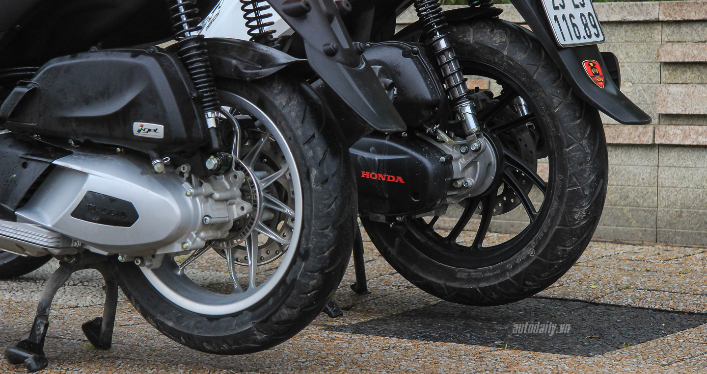 So sánh trực quan Piaggio Medley 125 ABS và Honda SH125i medey SH (7).jpg