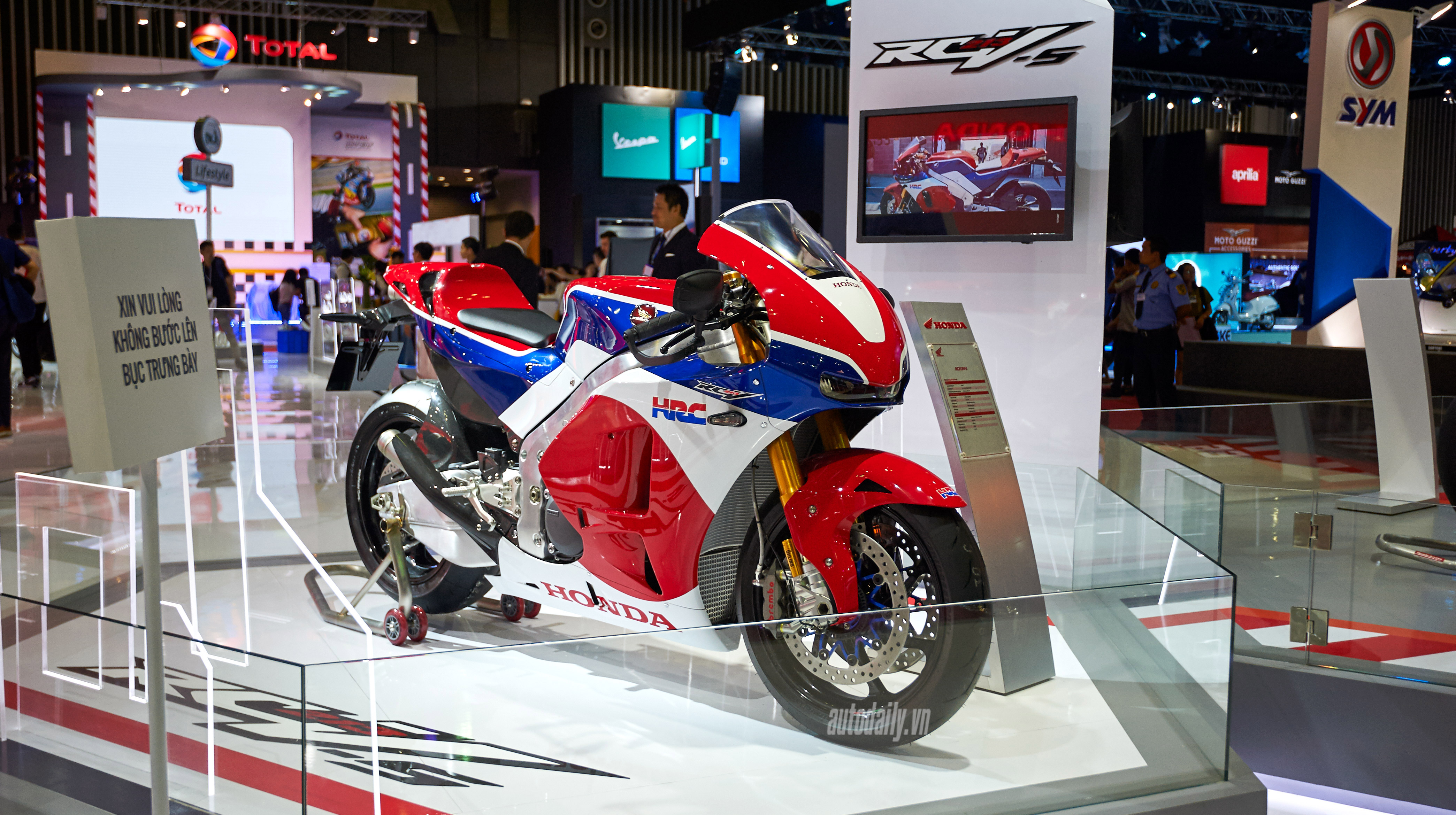 Những công nghệ nổi bật của Honda tại Triển lãm xe máy Việt trien-lam-xe-may.jpg