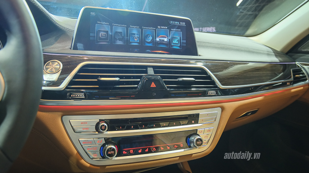 BMW 7-Series 2016 tại Việt Nam an toàn cỡ nào? BMW_7-Series (13).jpg