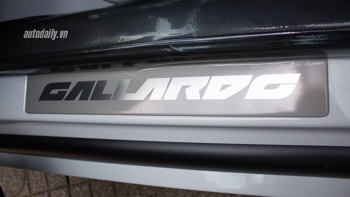 Ngắm vẻ đẹp của Lamborghini Gallardo LP560-4 Spyder đầu tiên tại Việt Nam Gallardo Spyder (27).jpg