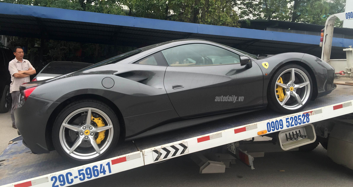 Siêu ngựa Ferrari 488 GTB đầu tiên về Hà Nội Ferrari 488 GTB (5).JPG