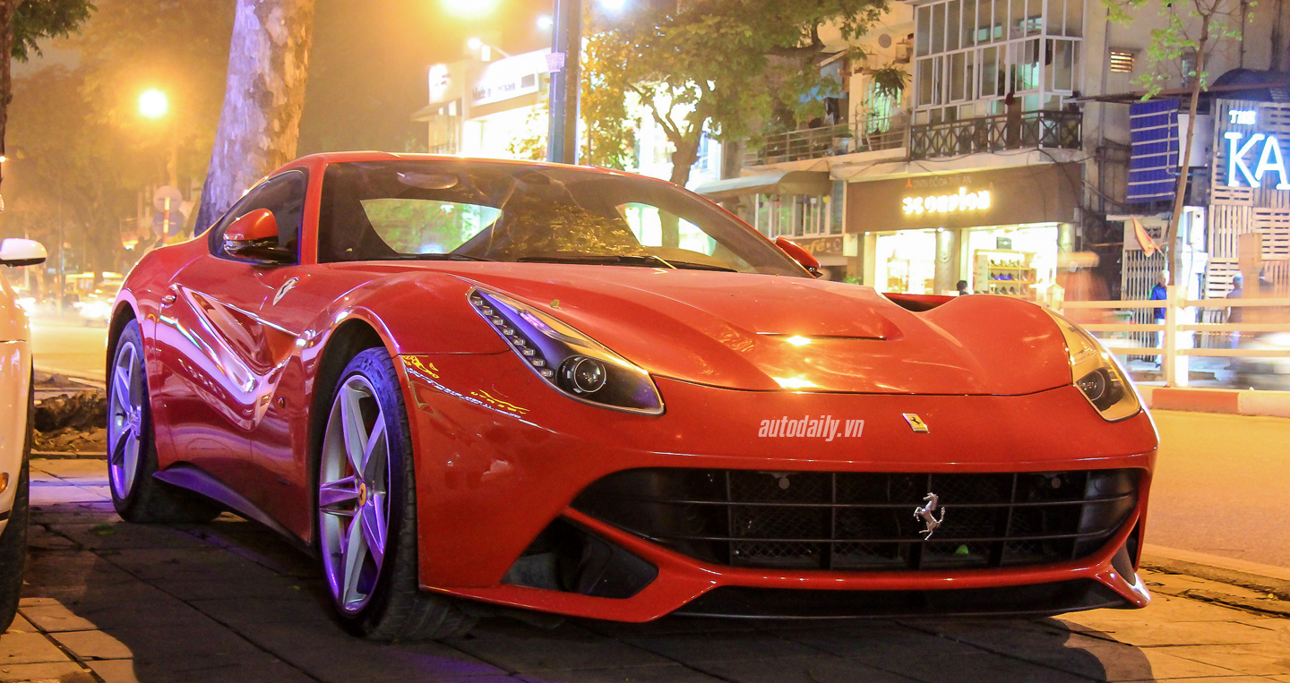 Siêu xe và xe thể thao “rủ nhau” ra đường ngày nghỉ lễ Feerrari F12 Berlinetta 3.JPG