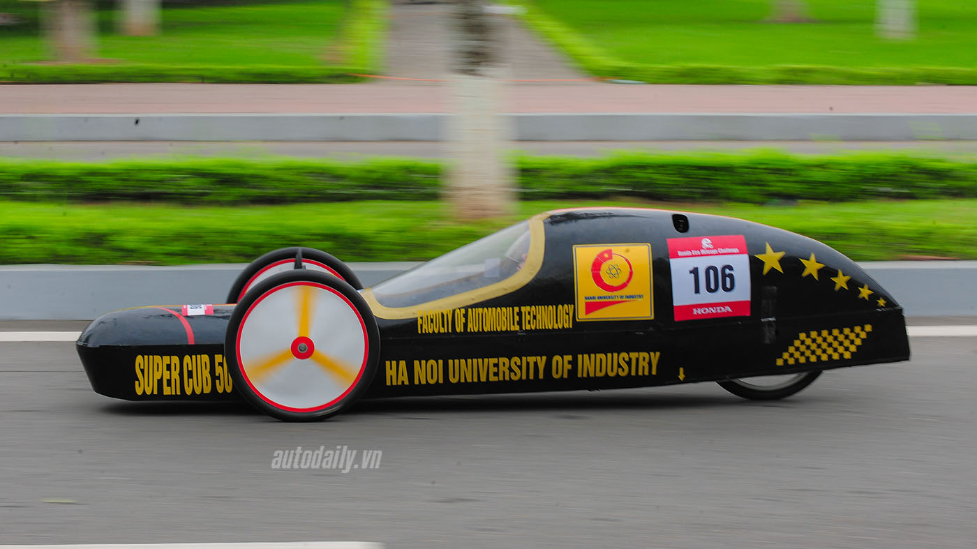 Xe tự chế từ Honda chạy 4000 km chỉ với một lít xăng Honda EMC (1).jpg