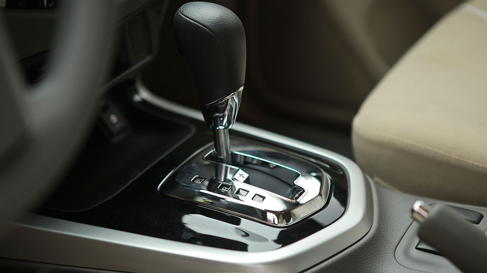 Nissan ra mắt NP300 Navara bản 1 cầu, số tự động NP300-Navara-4x2-AT-2.jpg