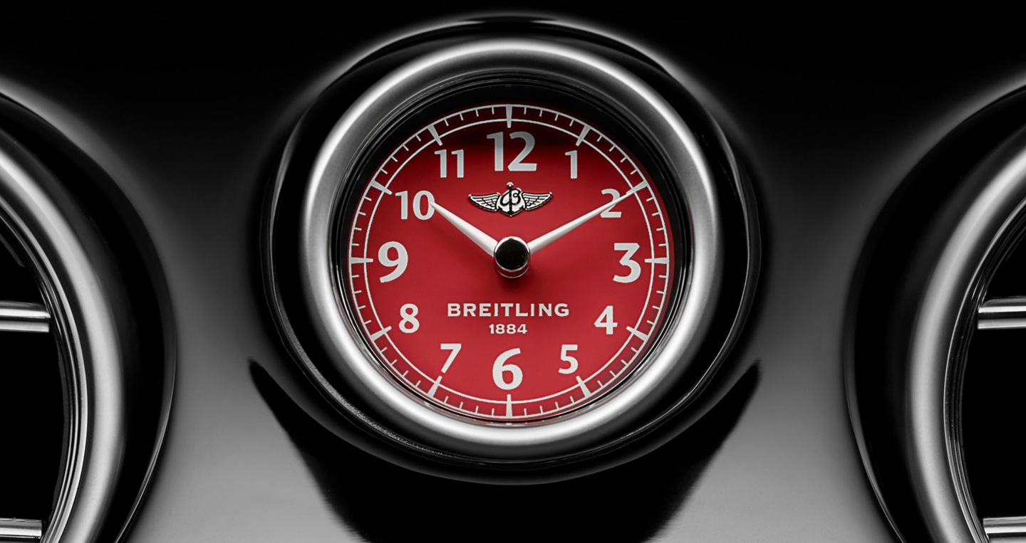 Bentley Hà Nội giới thiệu gói nâng cấp cho xe Bentley bentley-red-breitling-clock-1-min copy.JPG