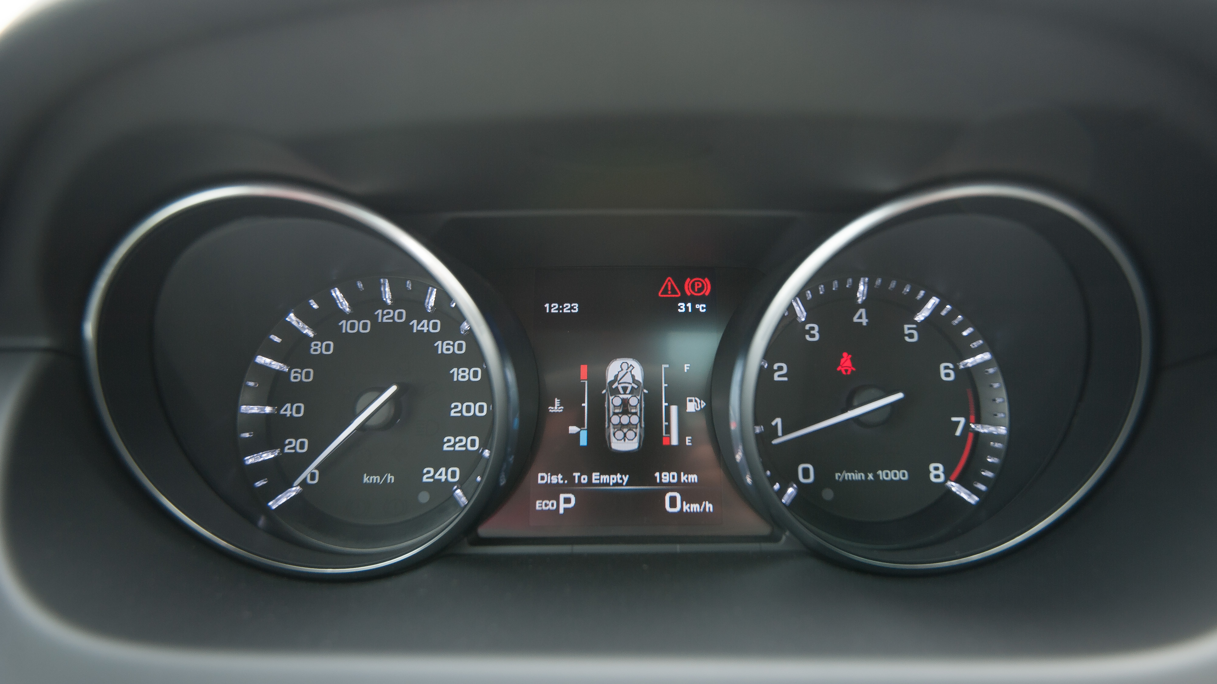 Đánh giá SUV hạng sang Land Rover Discovery Sport Discovery Sport (6).jpg