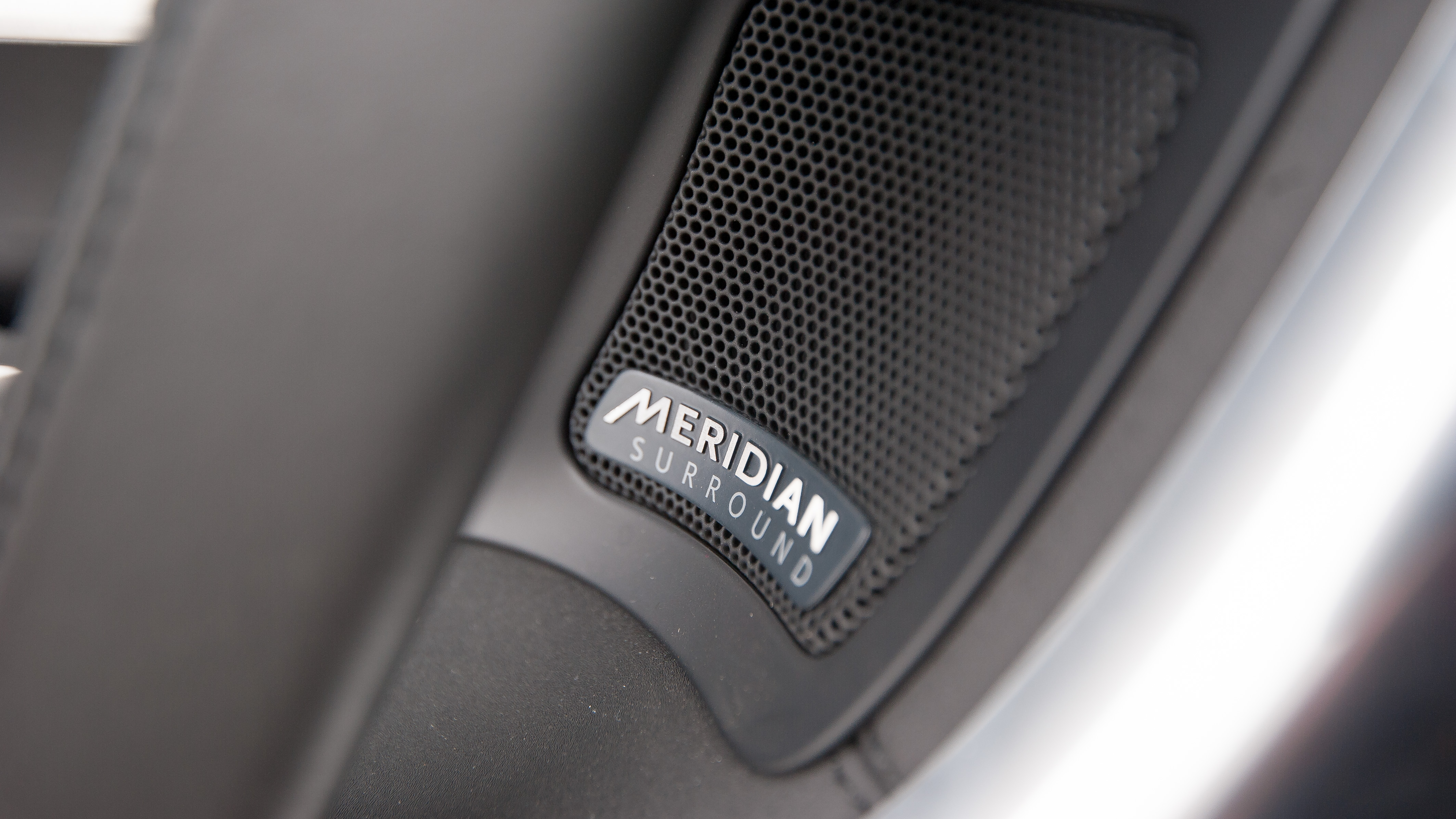 Đánh giá SUV hạng sang Land Rover Discovery Sport Discovery Sport (8).jpg