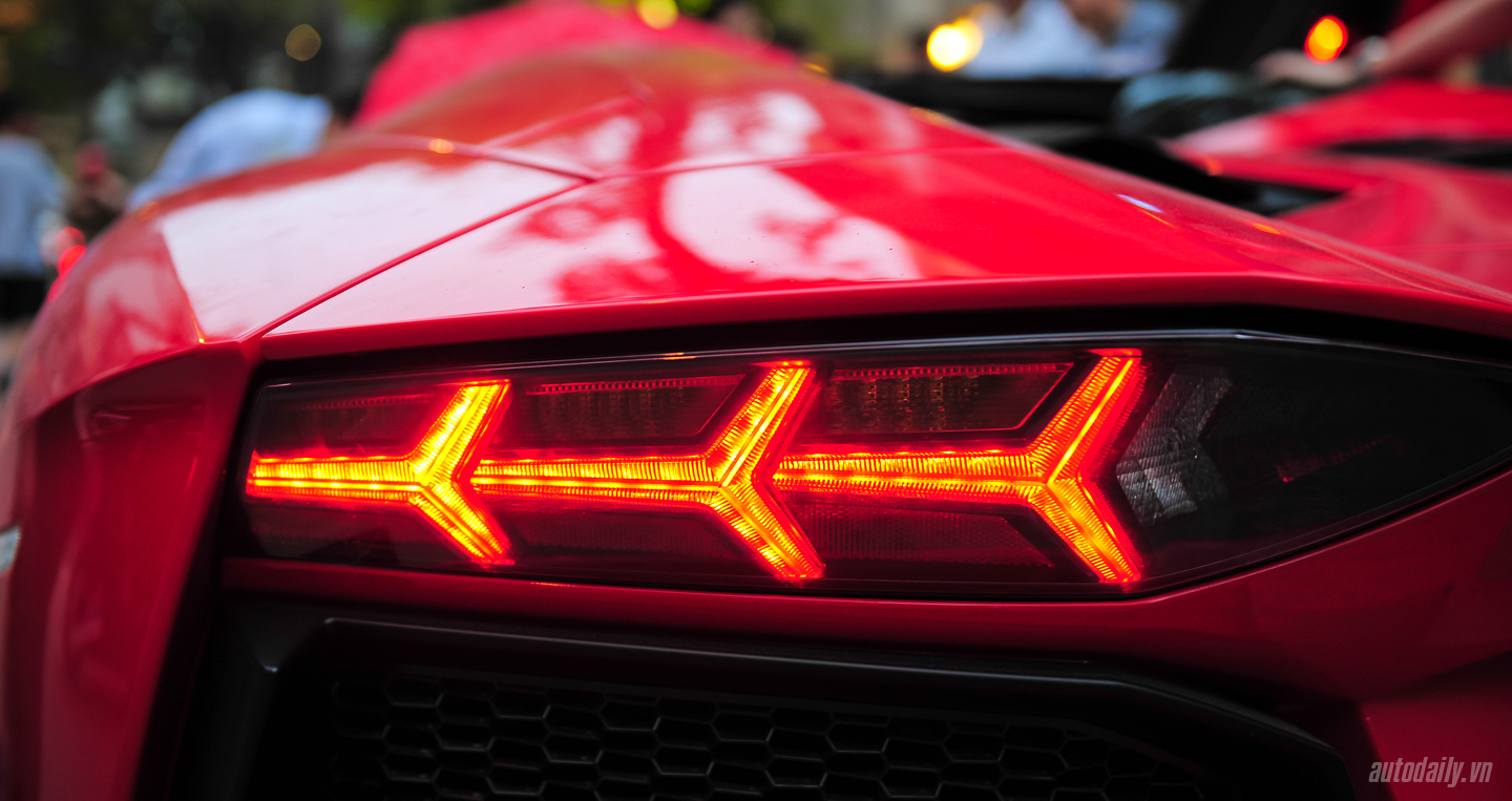 Ngắm bộ ba siêu xe đỏ rực trên phố Hà Nội sieu xe mau do (10).JPG