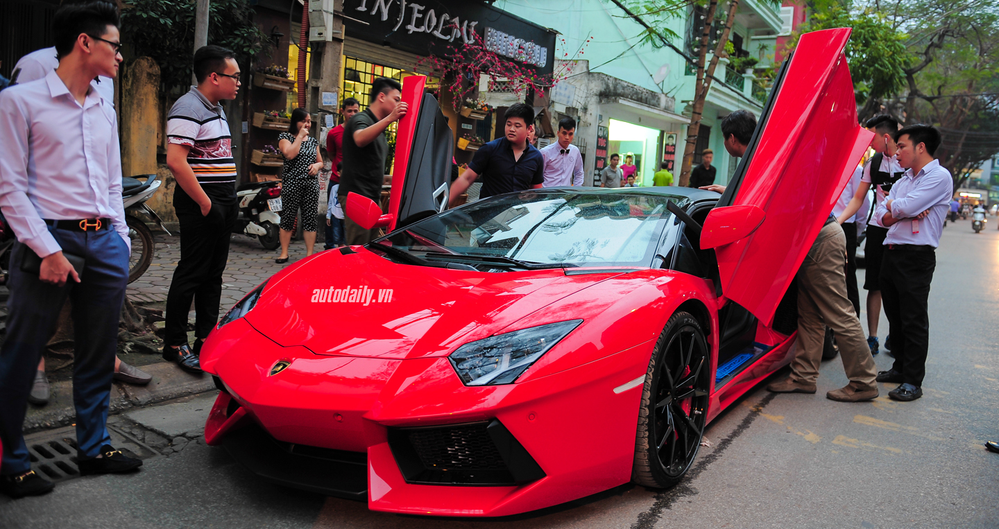 Ngắm bộ ba siêu xe đỏ rực trên phố Hà Nội sieu xe mau do (11).JPG