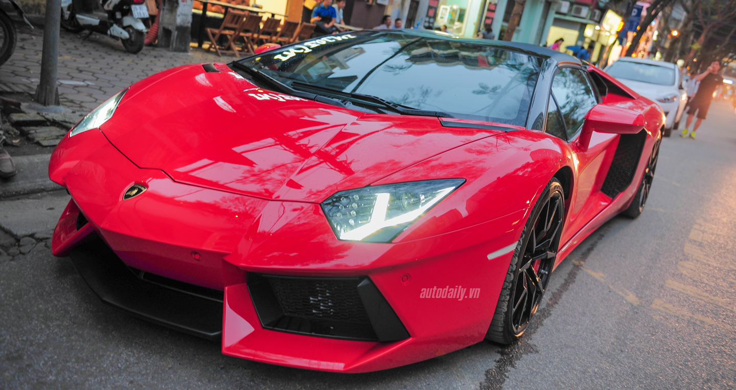 Ngắm bộ ba siêu xe đỏ rực trên phố Hà Nội sieu xe mau do (14).JPG
