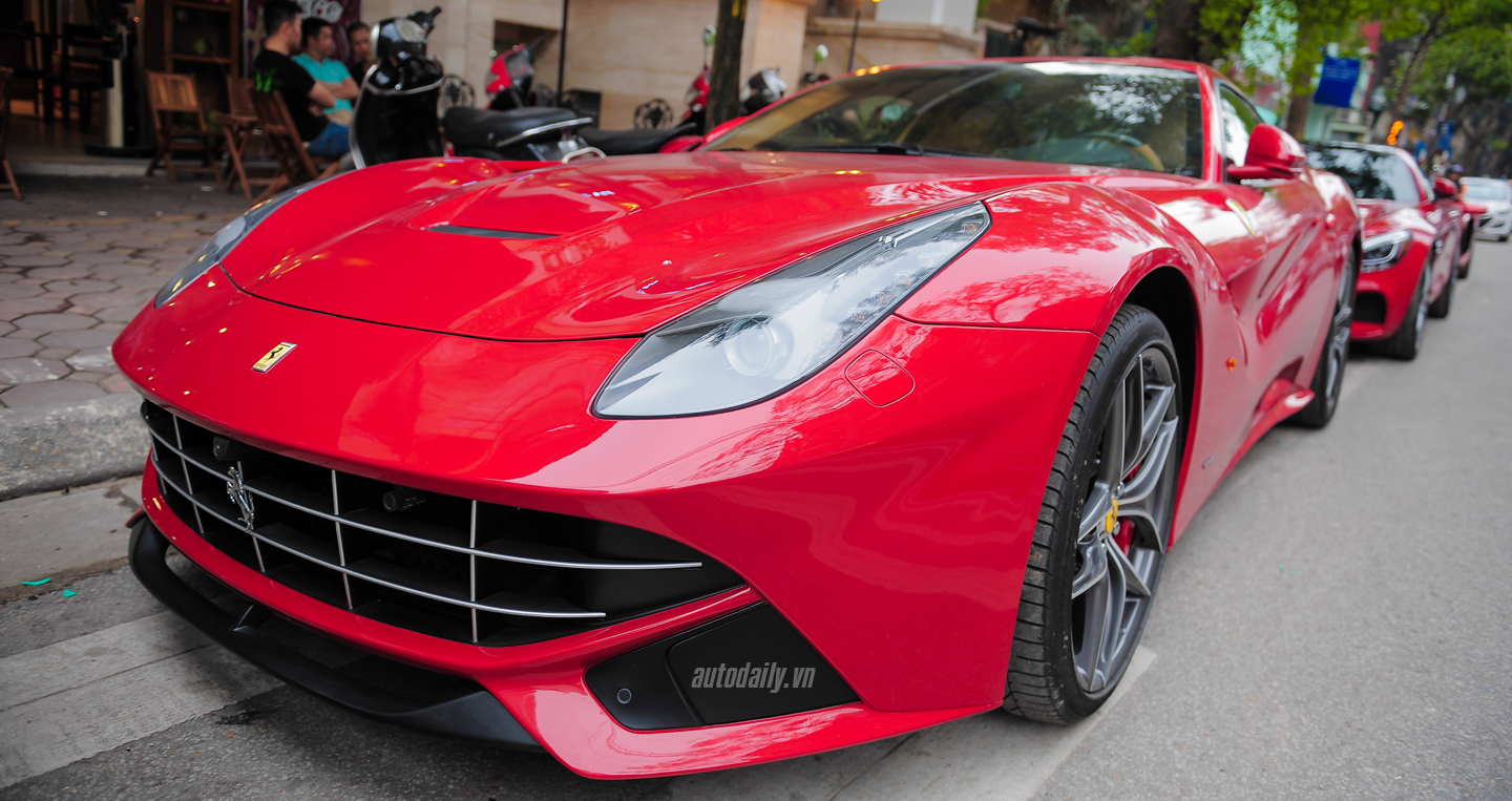 Ngắm bộ ba siêu xe đỏ rực trên phố Hà Nội sieu xe mau do (17).JPG