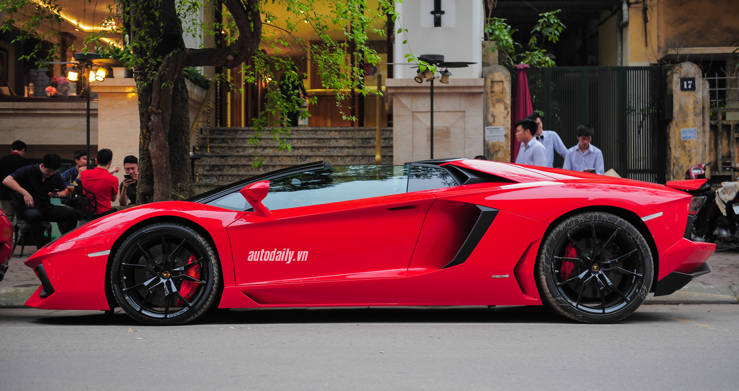 Ngắm bộ ba siêu xe đỏ rực trên phố Hà Nội sieu xe mau do (24).JPG
