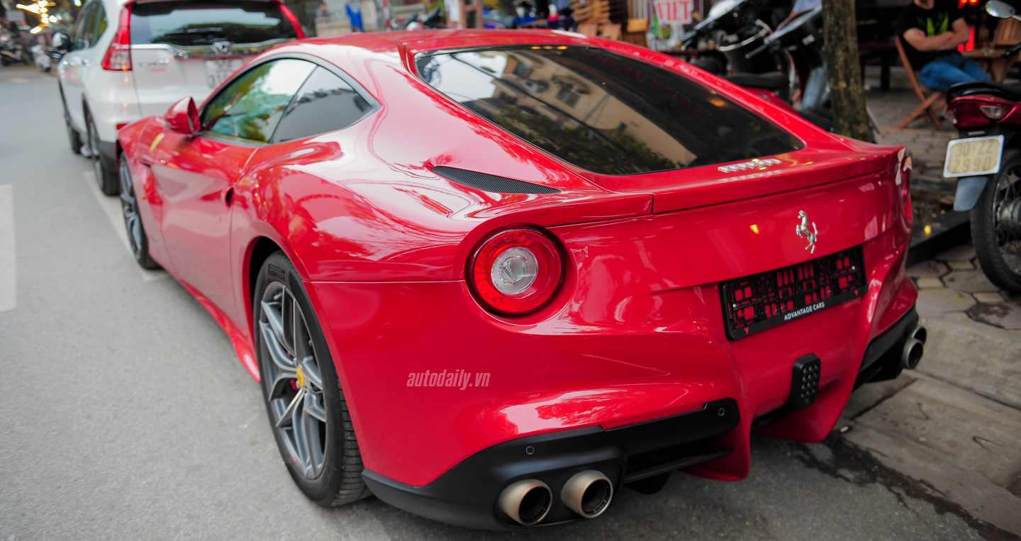 Ngắm bộ ba siêu xe đỏ rực trên phố Hà Nội sieu xe mau do (3).JPG