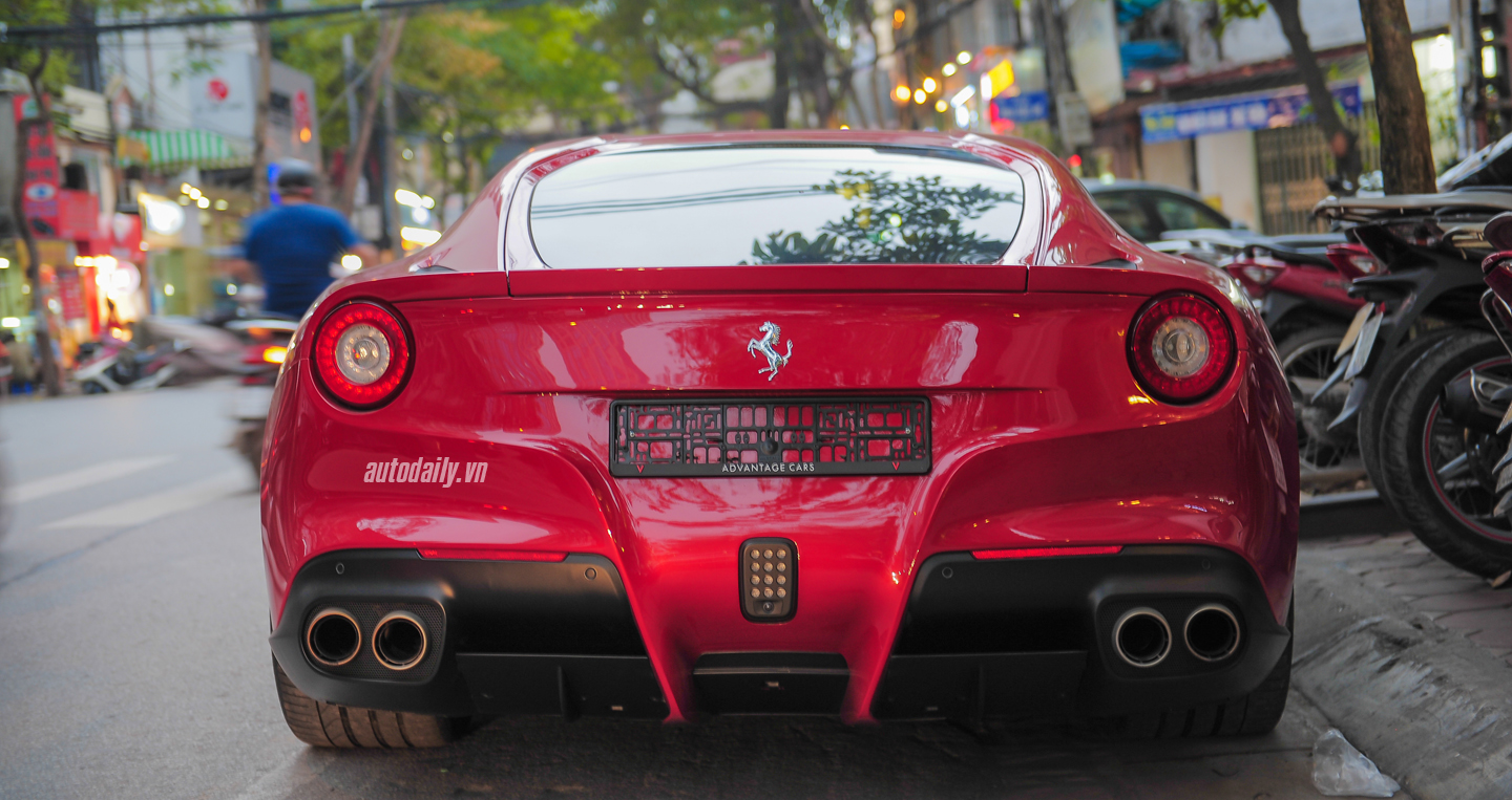 Ngắm bộ ba siêu xe đỏ rực trên phố Hà Nội sieu xe mau do (7).jpg