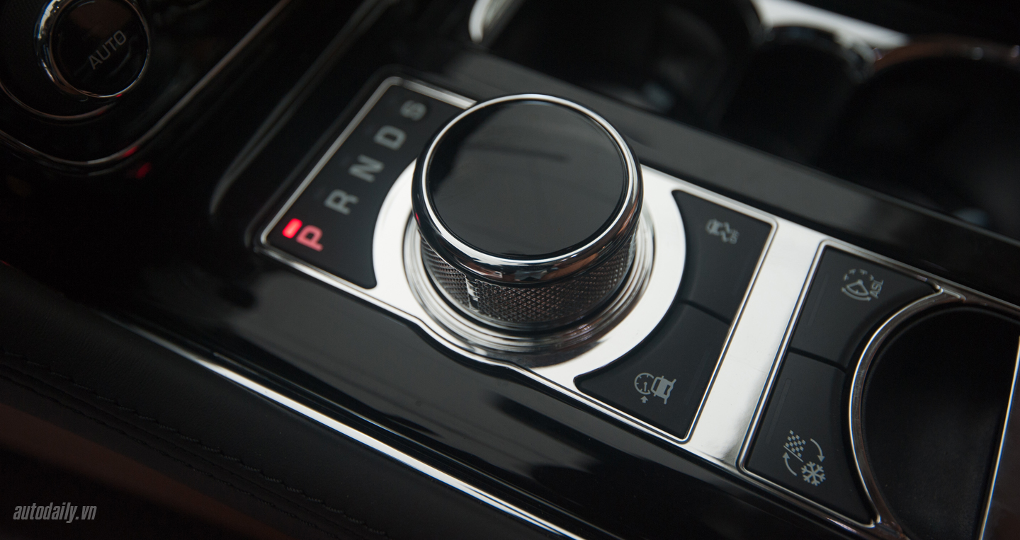 Ảnh chi tiết Jaguar XJL Portfolio 2016 tại Hà Nội jaguar XJL 2016 (20).jpg